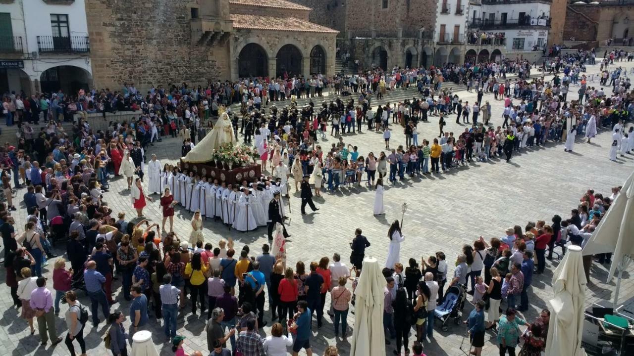 Apartamentos La Machacona Plaza Mayor Caces Exteriér fotografie