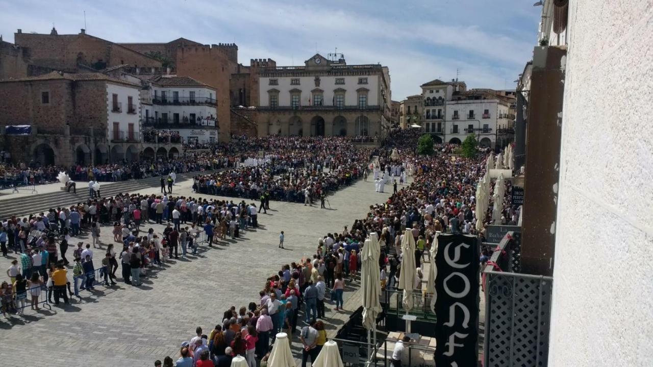 Apartamentos La Machacona Plaza Mayor Caces Exteriér fotografie